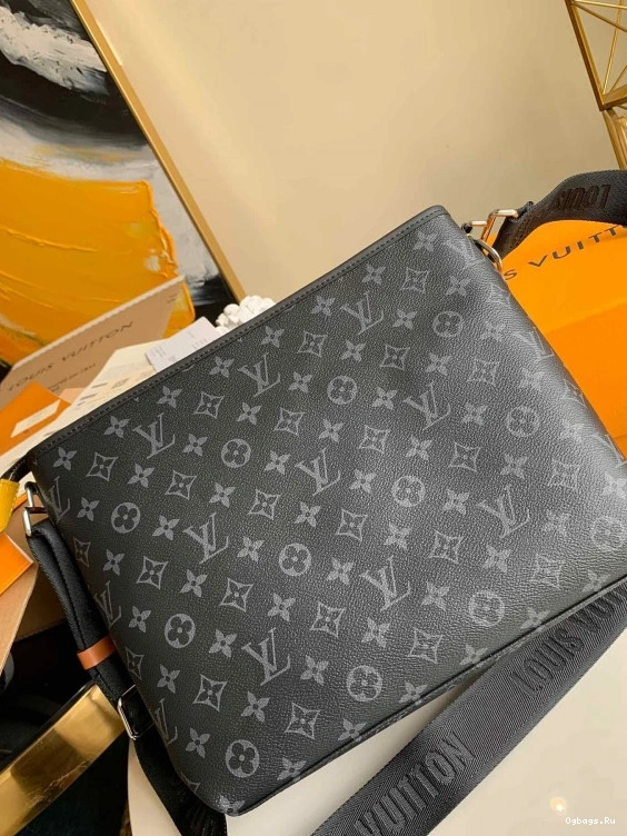 MESSENGER BAG LOUIS VUITTON 0426